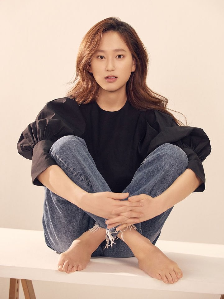 ryoo hye yeong feet