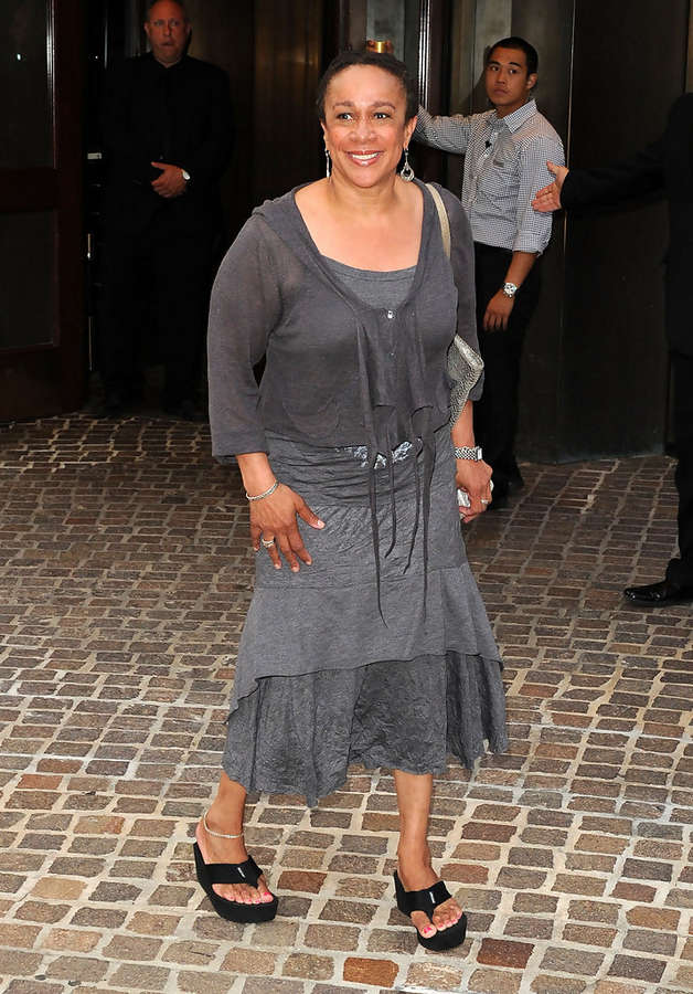 s epatha merkerson feet 6