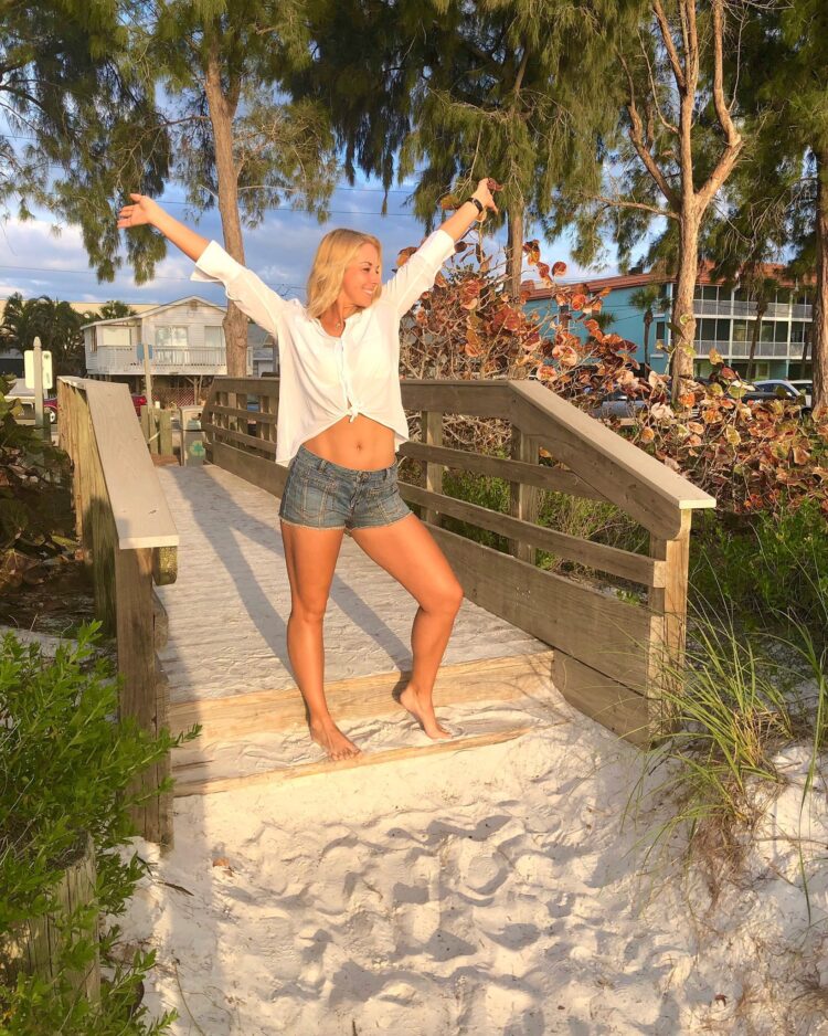 sabine hossenfelder feet 6