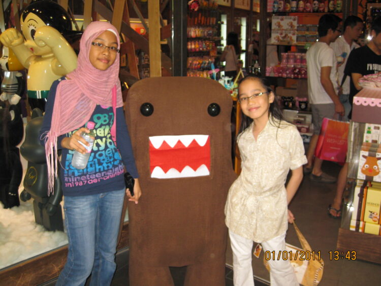 sabrina azhar feet 5