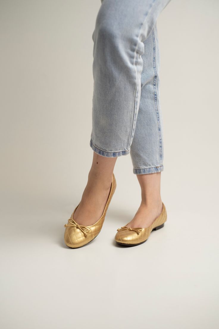 sabrina dourado feet 5