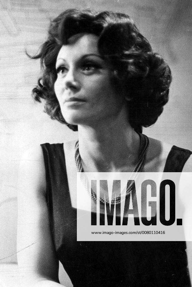 saby kamalich feet 4