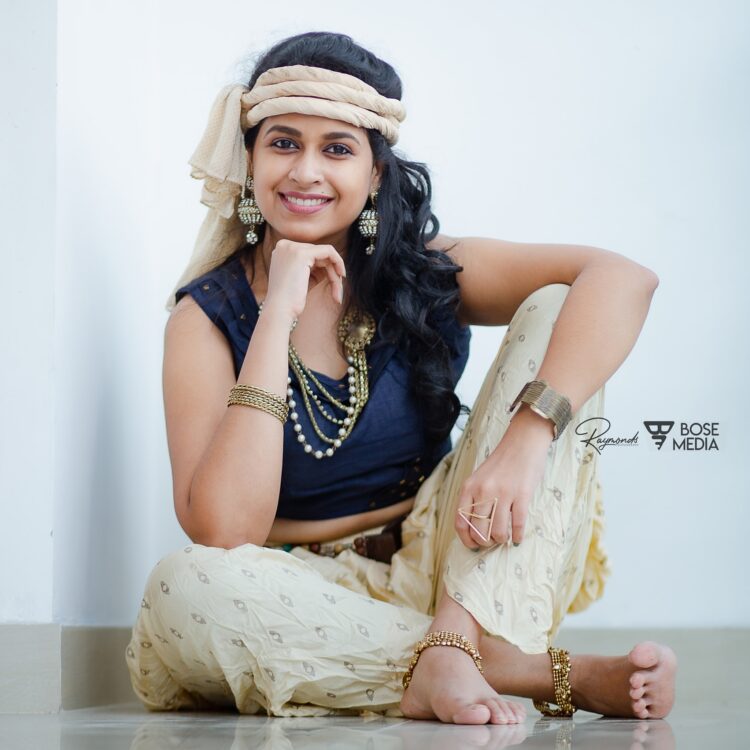 sadhika venugopal feet