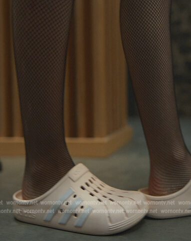 sadie soverall feet 4