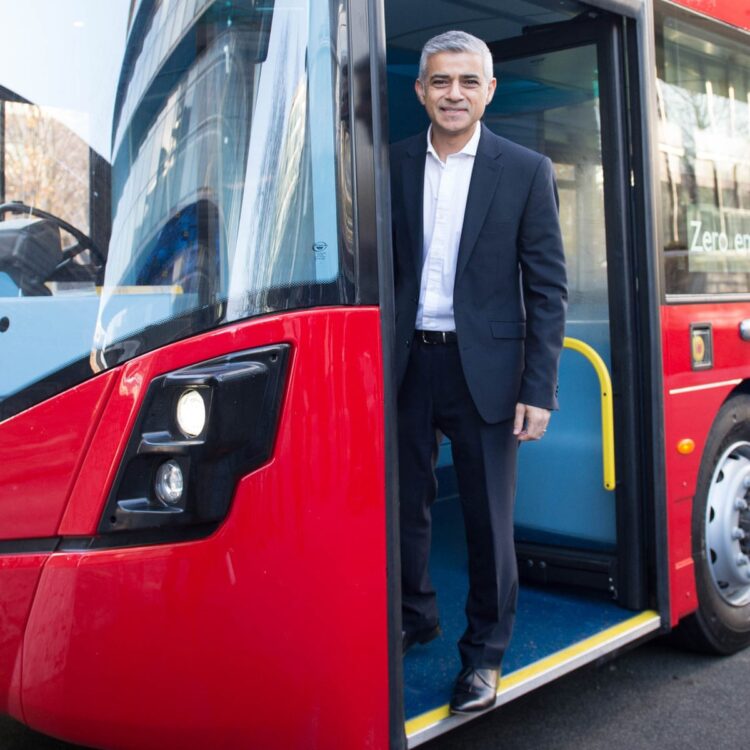 sadiq khan feet 3