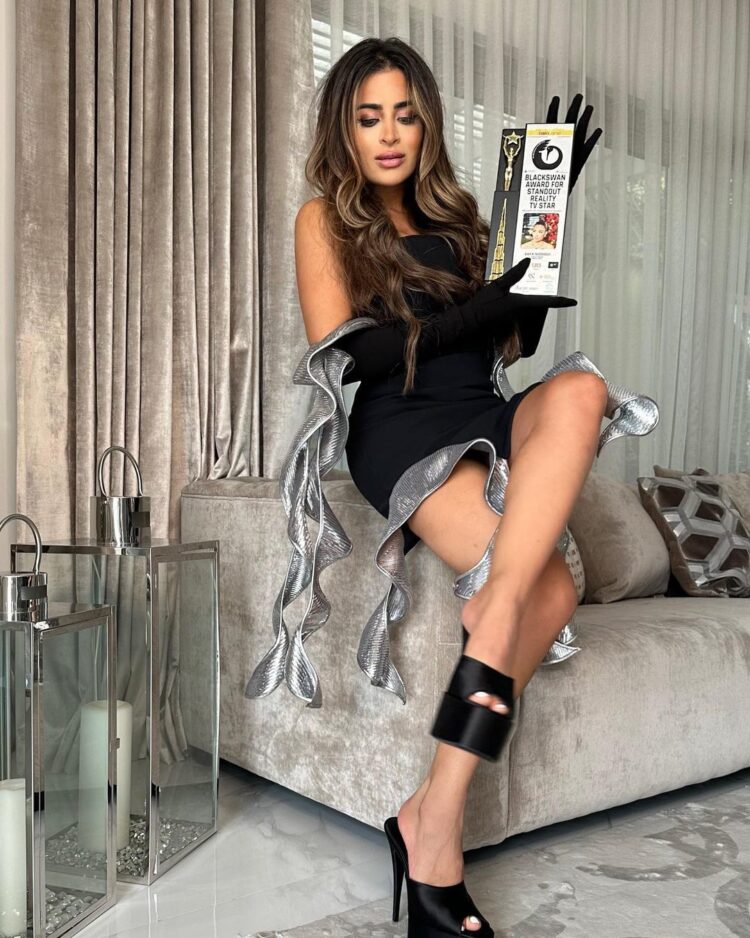 safa siddiqui feet 5