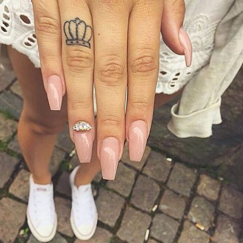 saga assarina scott feet