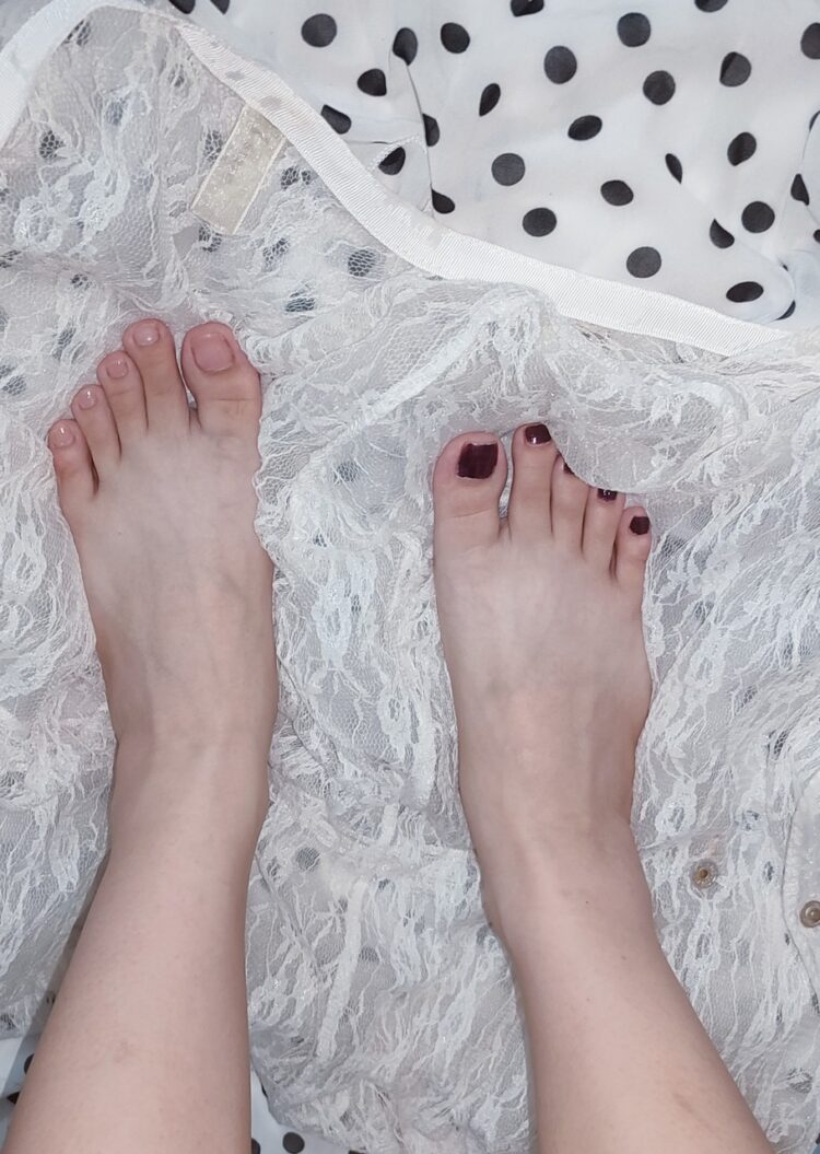 sage linder feet 5