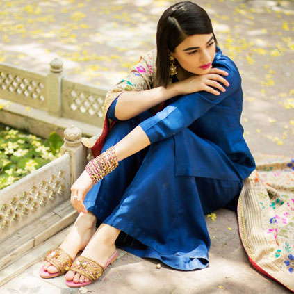 saheefa jabbar khattak feet 4