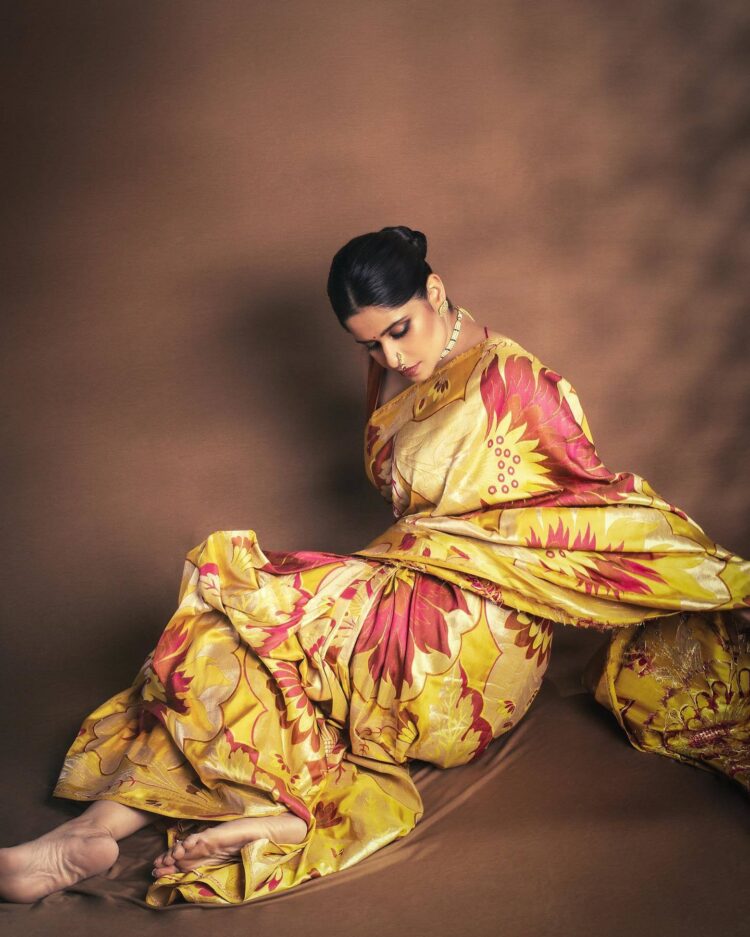 sai tamhankar feet 5