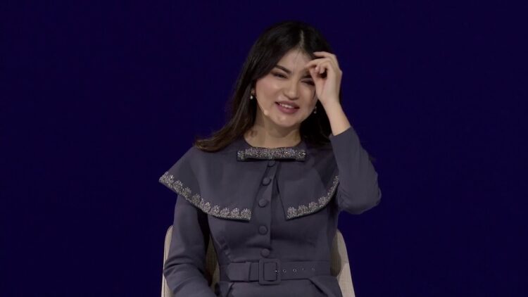 saida mirziyoyeva feet 4