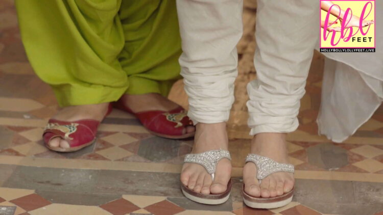 saima khan feet 2