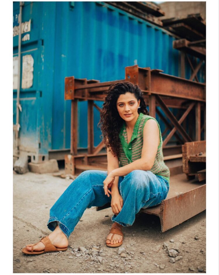 saiyami kher feet 3