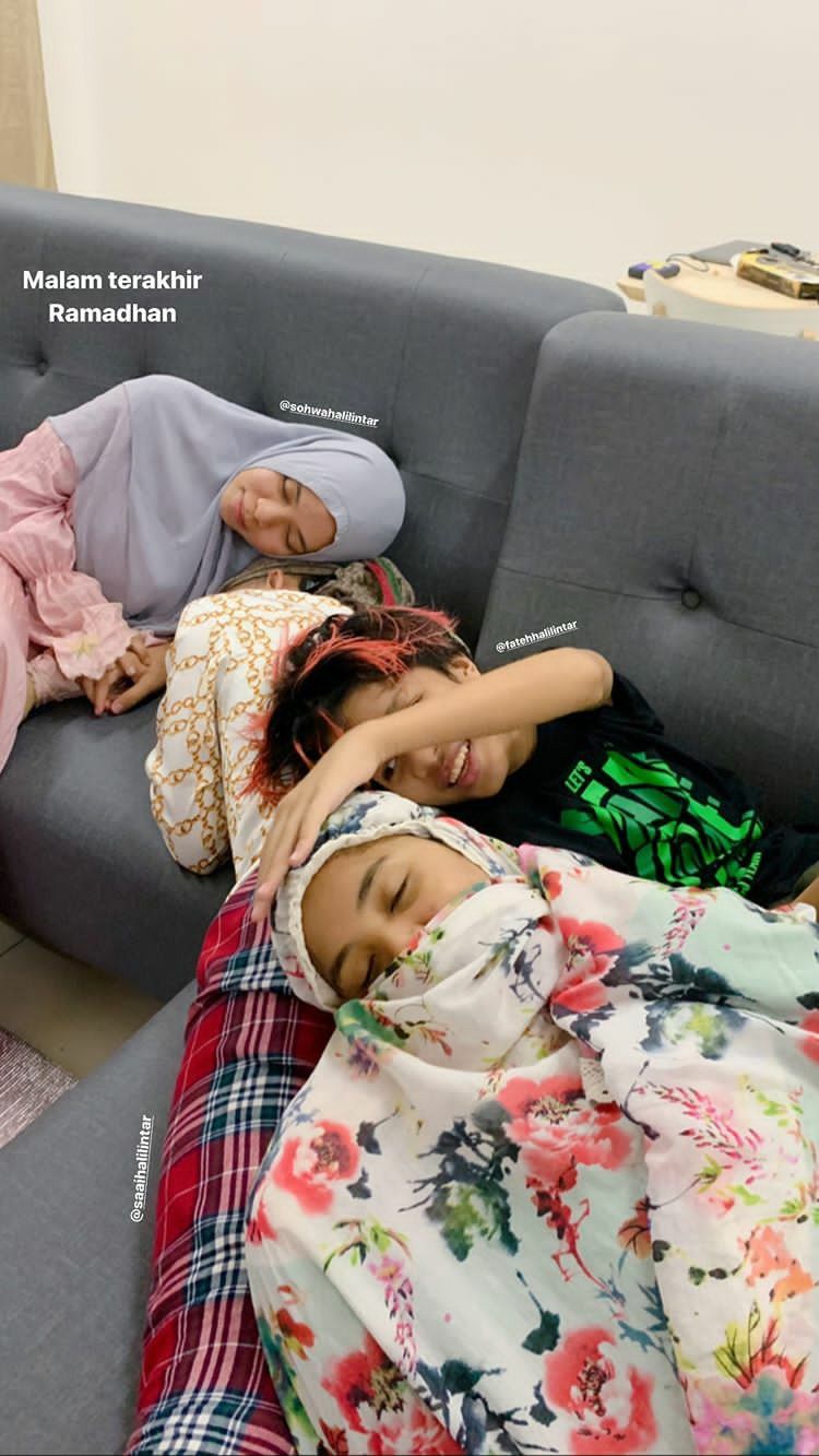 sajidah halilintar feet 1