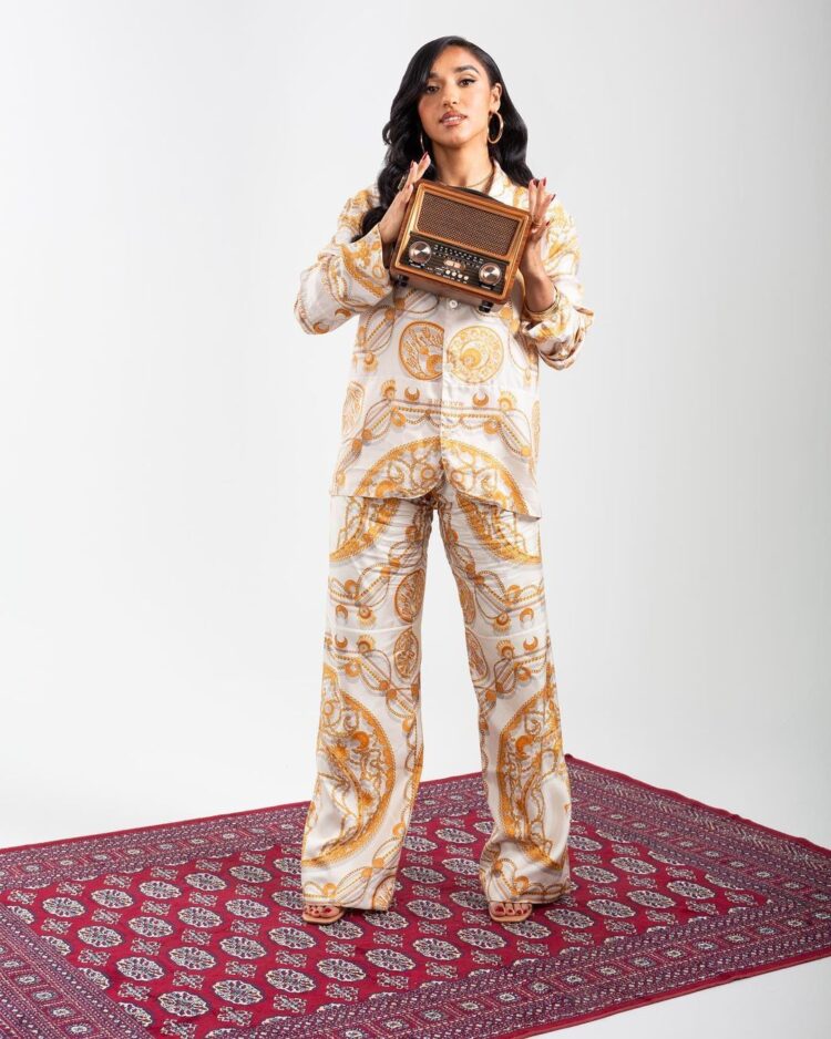 sakina karchaoui feet 5