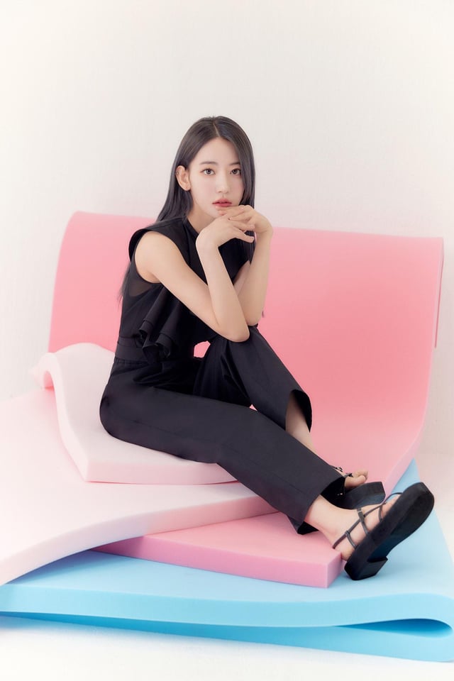 sakura miyawaki feet 6