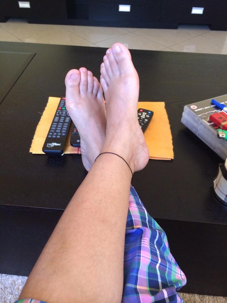 salama zalhata jabir feet