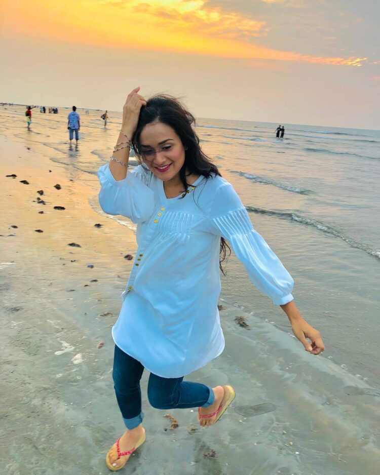 sallha khanam nadia feet 3