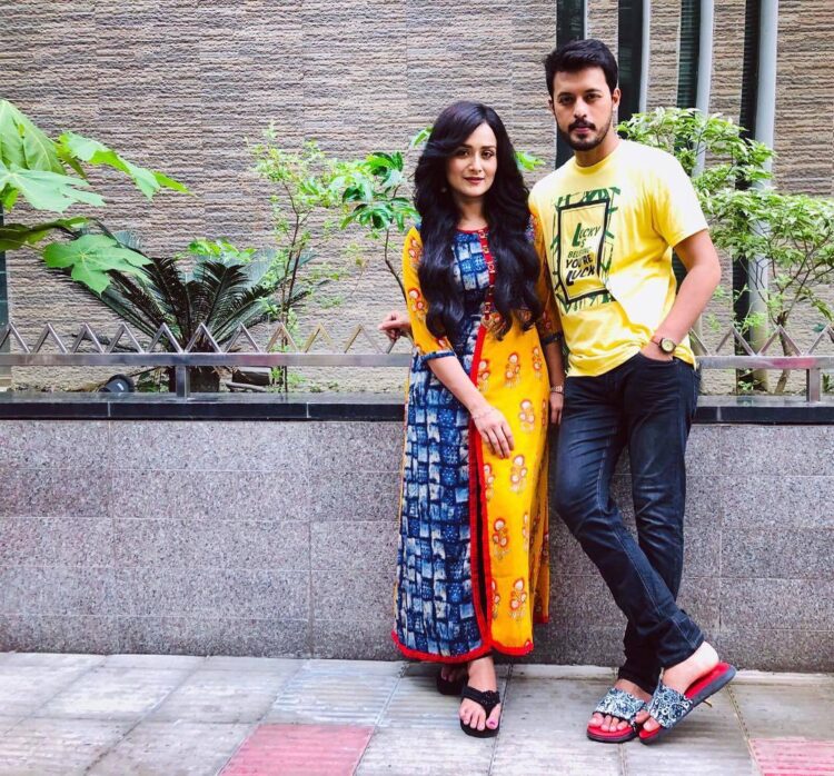 sallha khanam nadia feet 5