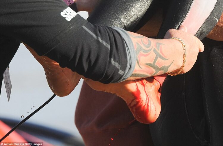 sally fitzgibbons feet 3