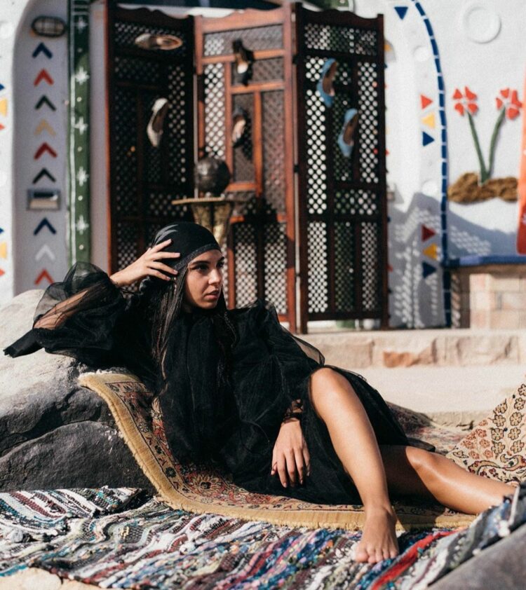 salma abu deif feet 4