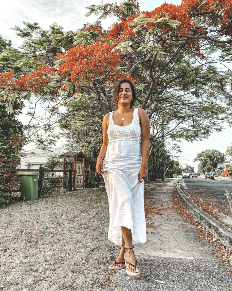 saloni chopra feet 5