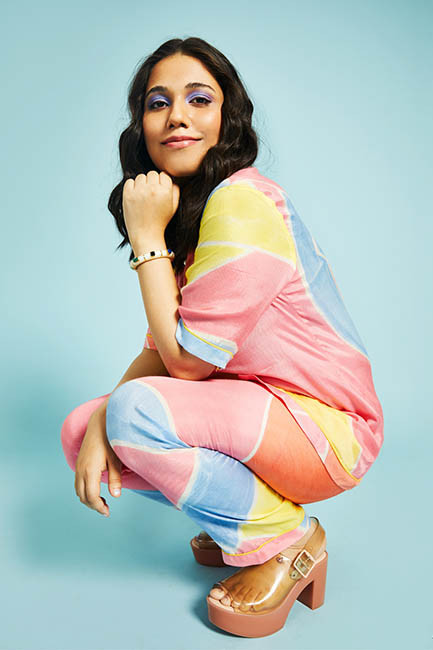 saloni gaur feet