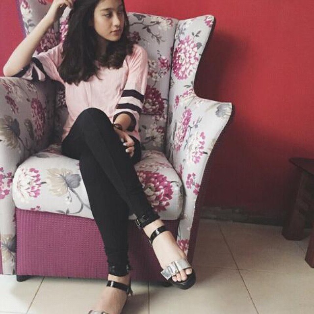 salshabilla adriani feet