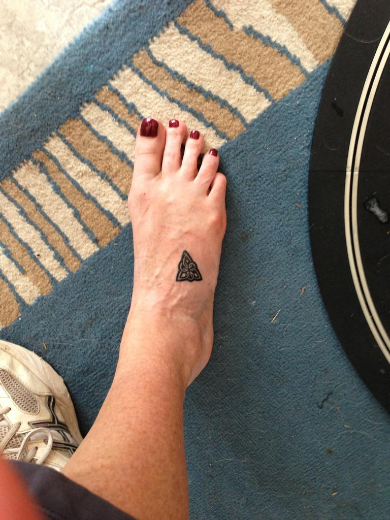 samantha armytage feet 2