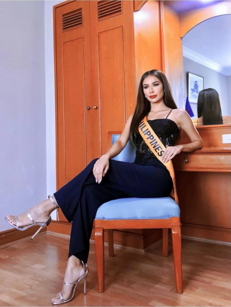 samantha bernardo feet 2