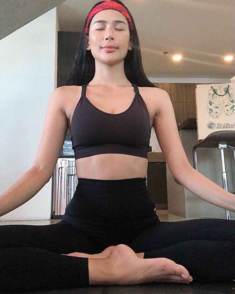 samantha bernardo feet 3