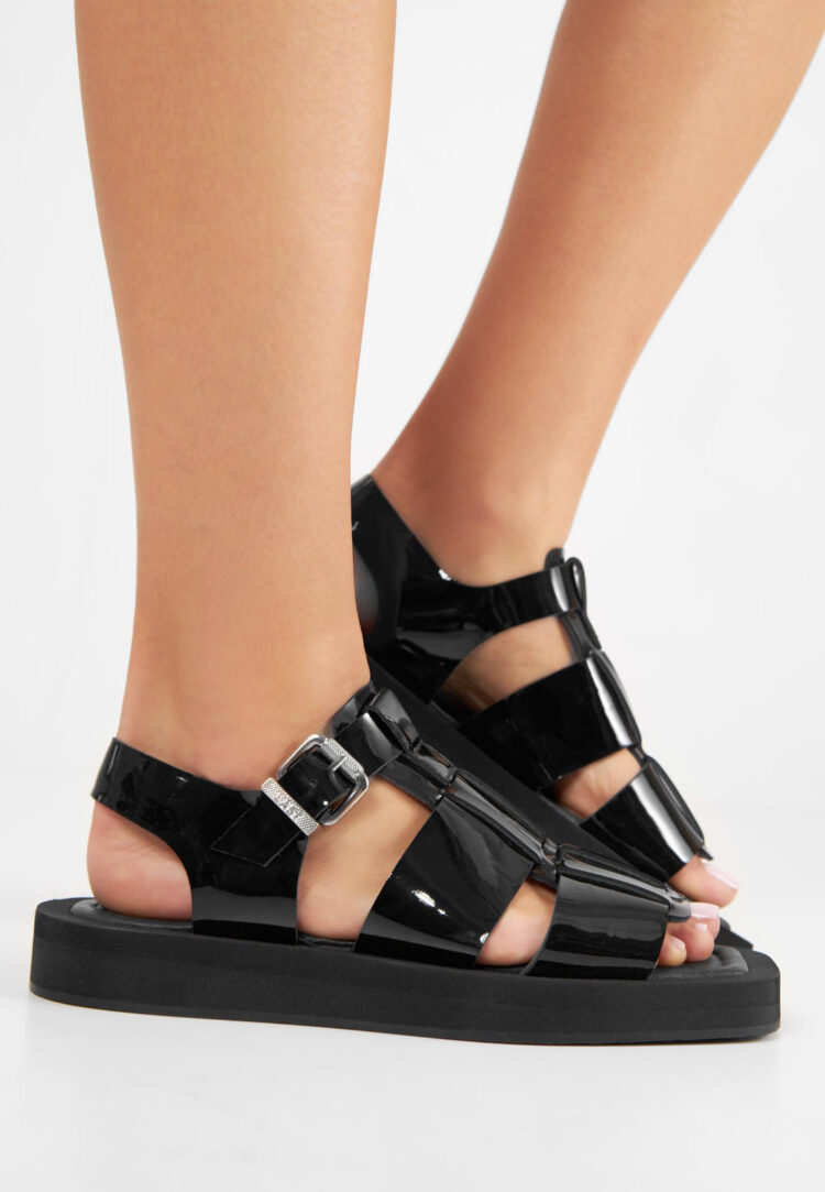 samantha black feet 1