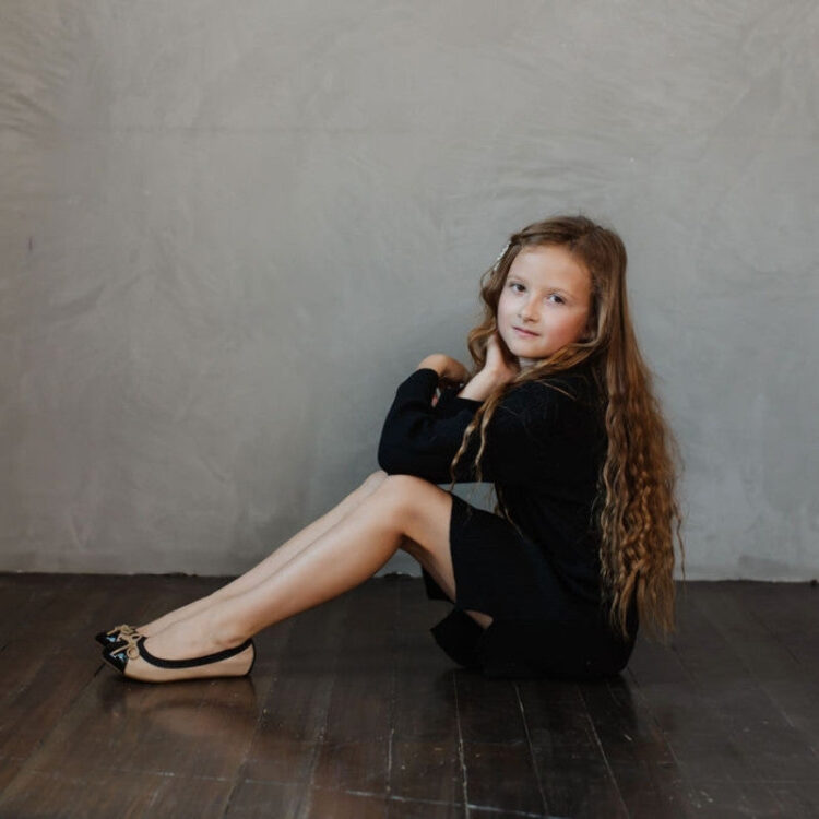 samantha black feet 4