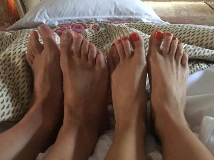 samantha cameron feet
