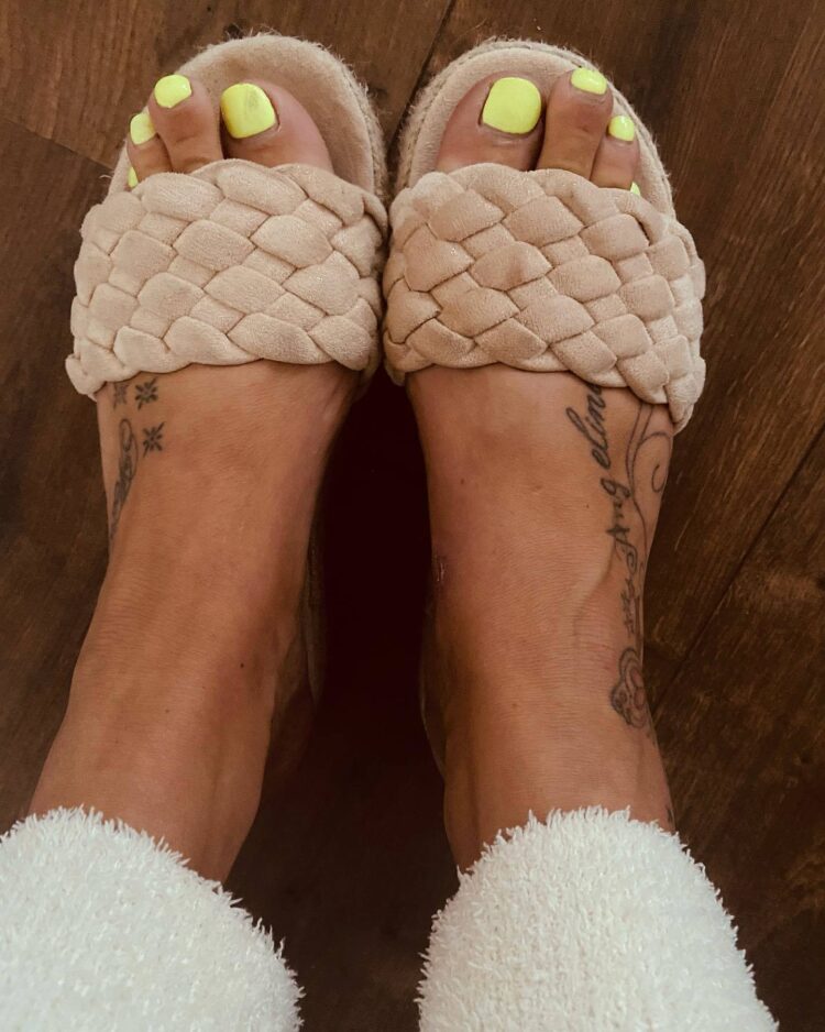 samantha de jong feet