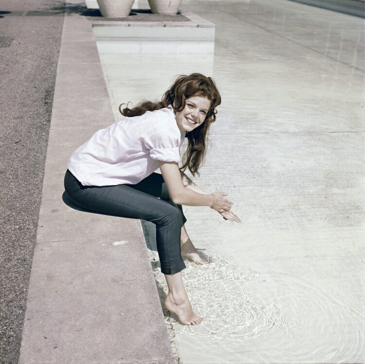 samantha eggar feet 1