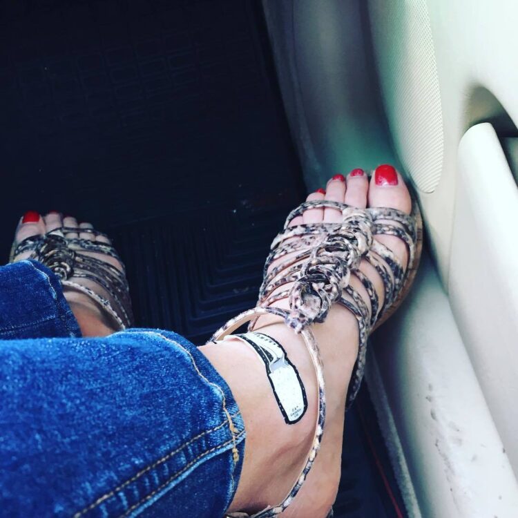 samantha gutstadt feet 6