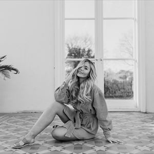 samantha harvey feet 4