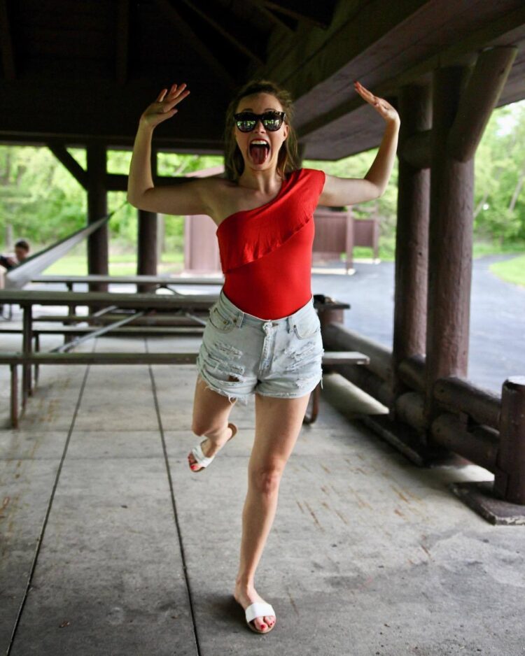 samantha hill feet 2