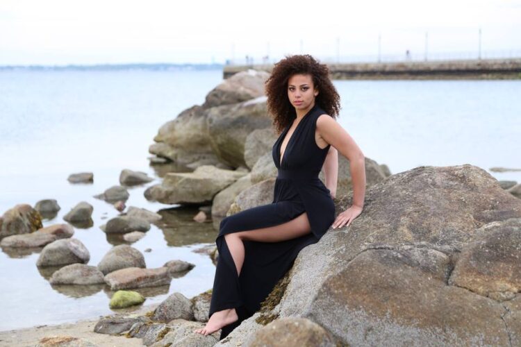 samantha johnson feet 5