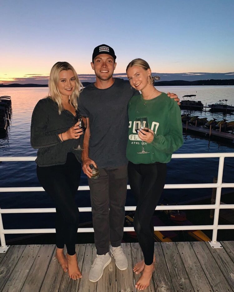 samantha mckinnon feet