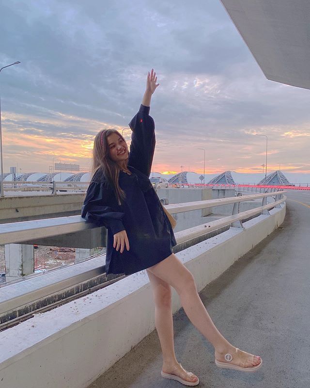 samantha melanie coates feet