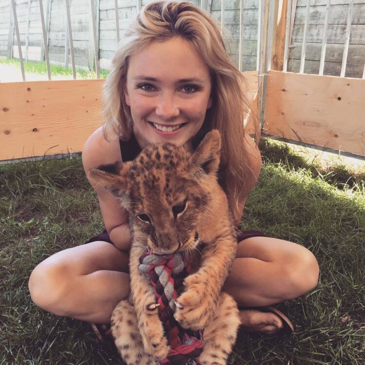 samantha munro feet 1