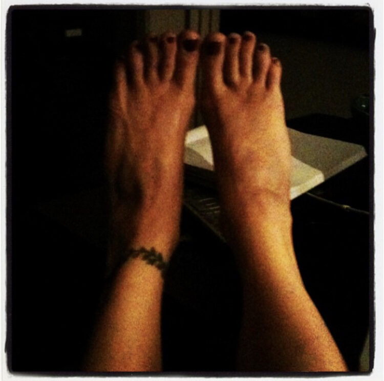 samantha phillips feet