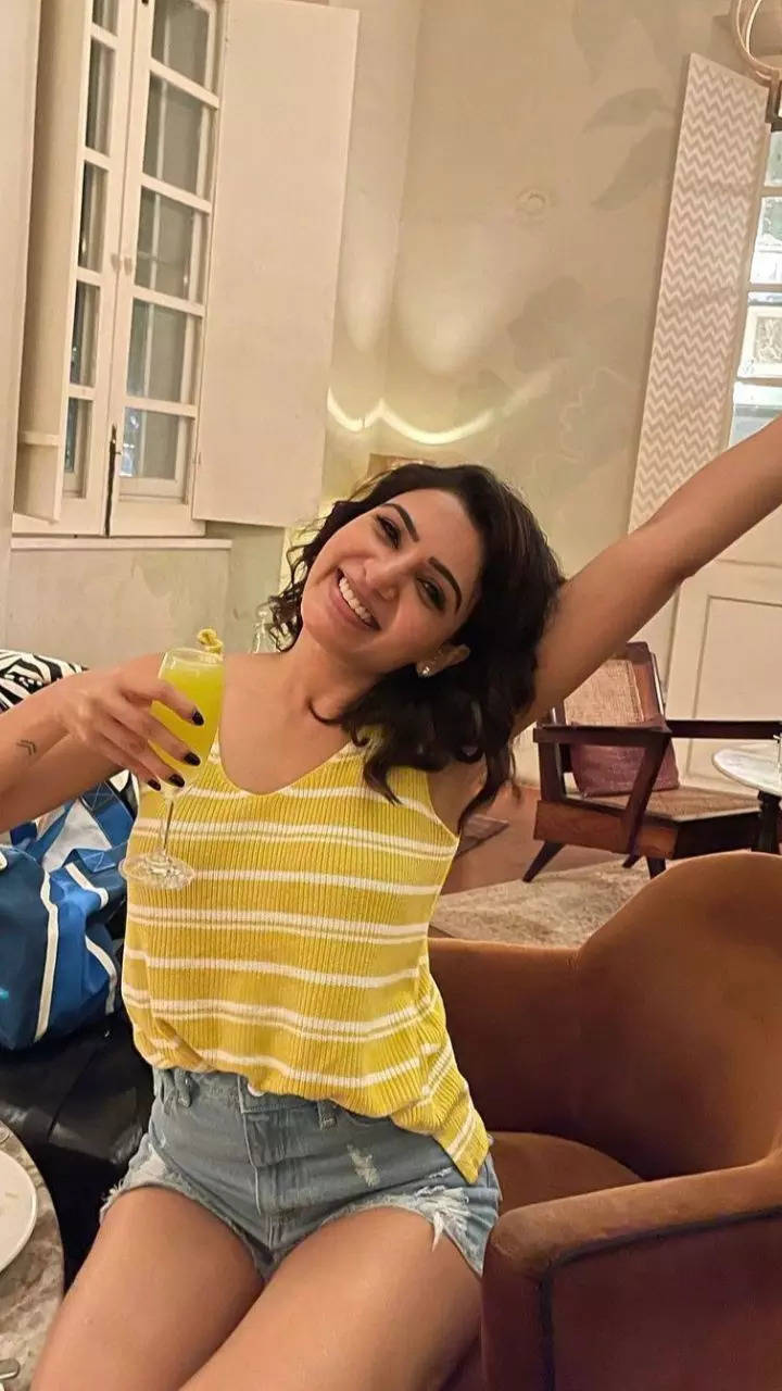 samantha short feet 4