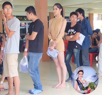 samantha wallace feet 2