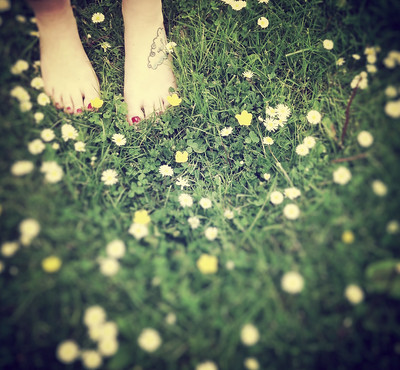 samantha young feet 3