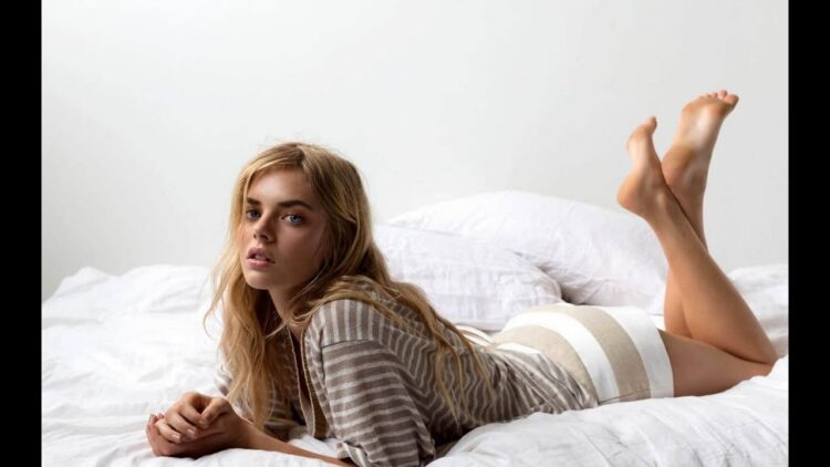 samara weaving feet 2