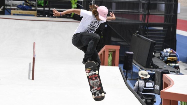 samarria brevard feet 2