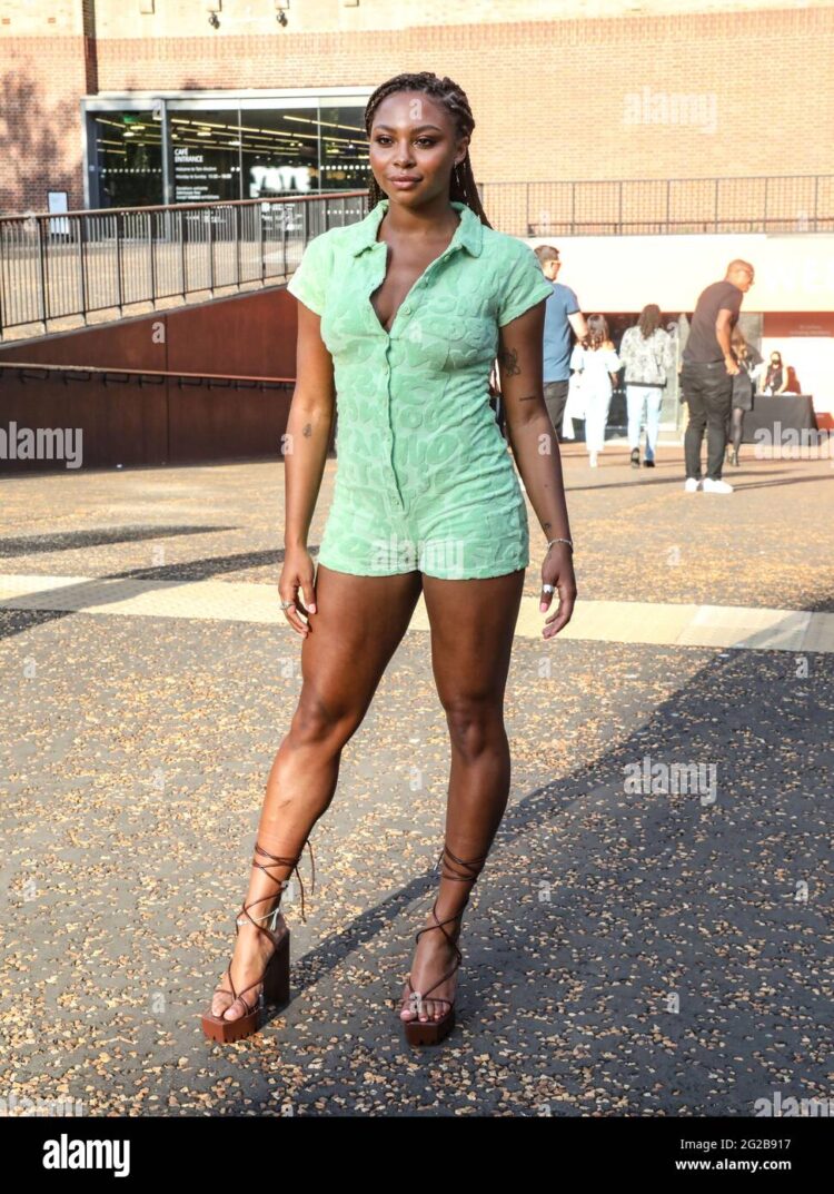 samira makhmalbaf feet 1